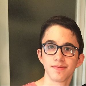 Meet your Posher, Carlos